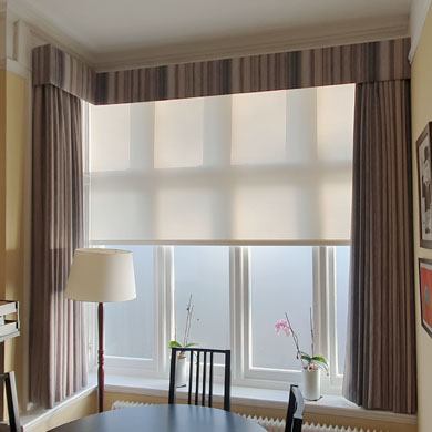 Curtains with pelmet and roller blind